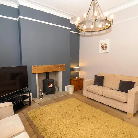 11 Highfield * Scarborough